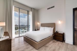 Two Bedroom Suite With Balcony and Water View room in Costa Hollywood Beach Resort