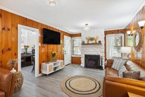 Twin Peaks Vacation Rental with Hot Tub!