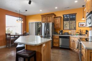 3415 South Village Loop