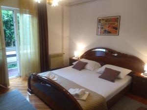 Apartments with parking space Pag - 16016