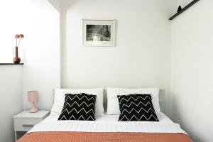 Apartments with parking space Pirovac, Sibenik - 20015