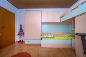 Apartments by the sea Postira, Brac - 20151