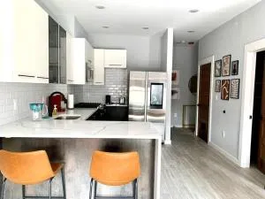 Collect3 2BR 1BA Close to Train and NYC - Kearny