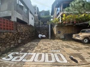 Nhà 3 Phòng Ngủ (Three-Bedroom House)