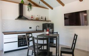Amazing Home In Bartici With Wifi