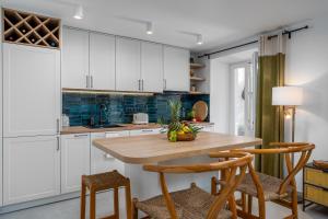 Nona Vi - Boutique Stone House