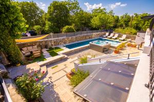 Villa Hrustika - heated pool, jacuzzi & sauna