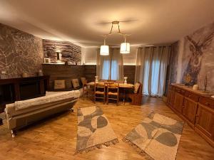 Apartment mit Balkon