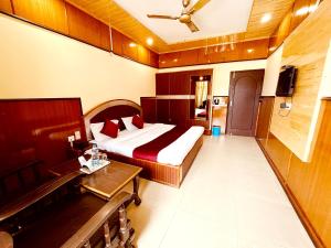 Hotel Amit - 5 Mins Drive to Airport