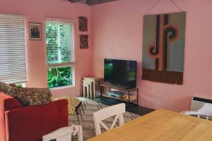 Bastion Abode ~ 900 meters from the beach!