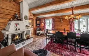 Nice Home In Svingvoll - Kvitfjell