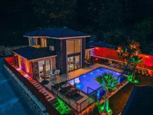 Kiana Villa - Yanık