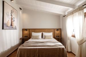 Villa Frontale - Restored Villa with Pool Perfect for 6 Nestled Next to a Traditional Olive Mill and Local Farms Offering Authentic Hospitality and Organic Delights By Villa Mana Gers