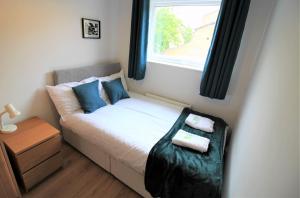 H21 -3 bed Close to Town Drive Parking 2 toilets Contractor Digs