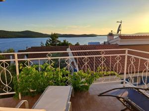 Apartments Ana Žaborić, 50 m od šljunčane plaže