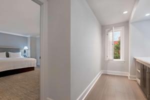 King Suite - Non-Smoking room in Hampton Inn & Suites Stamford