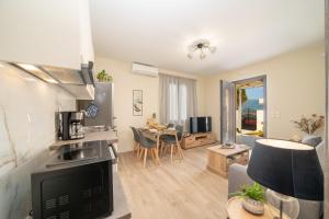 Franks Place - Private Parking