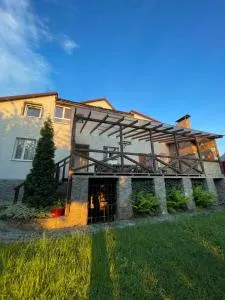 Будинок з Терасою Біля Фонтанів - Manʼkivka