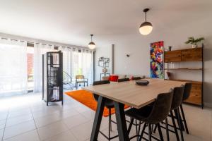 Appartements Le Celya, Jacuzzi et Parking Privatif avec Borne de Recharge Voiture Electrique : photos des chambres