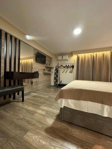 kondoulis APARTMENT 2