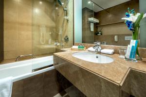 Deluxe Double Room Marina View - Includes 20% Off in Captain’s Table & Nell Gwynne room in Marina Byblos Hotel