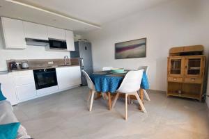 Appartements Superbe, renove, au calme, plage 200m, terrasse vue Mer! : photos des chambres