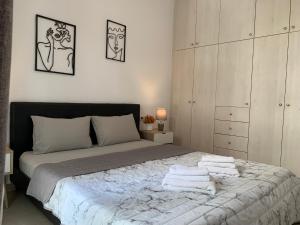 Modern Charm: Stylish Apartment in Central Athens