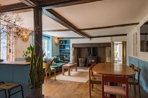 Craythornes by Bloom Stays