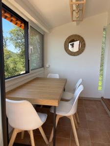 Appartements Bastide T3 - Piscine - Vue Mer - Wifi - 2 SDB - 6 personnes : photos des chambres