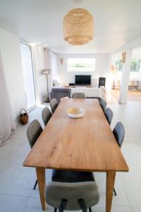 Maisons de vacances Ty Meham, a 700m de la plage et Meneham, grand terrain calme : photos des chambres
