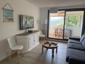 Appartements Bastide T3 - Piscine - Vue Mer - Wifi - 2 SDB - 6 personnes : photos des chambres