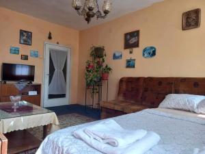 Vintage Vibes - Family Flat in a Quiet Area