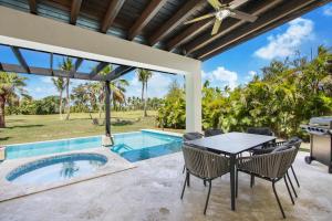 Stunning 3-Bedroom Villa with Pool, Jacuzzi and Maid near Bavaro Beach