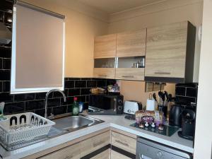 One bedroom bungalow with private garden at Parkland, near Kingsbridge