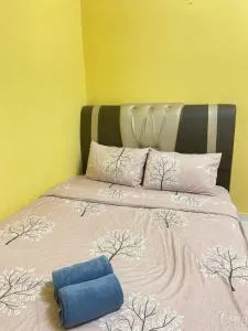 ELLY HOMESTAY - Kampong Kenerak