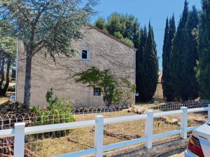 Maisons de vacances Maison entiere avec jardin et piscine entre mer et montagne. : photos des chambres