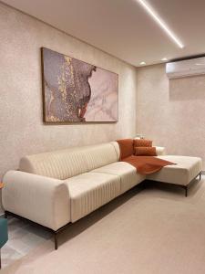 Solar do Atlântico 101 - Apto 2 suítes à beira mar da Praia de Bombas