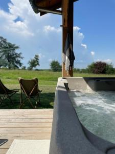 Tentes de luxe Dome insolite Cedre jacuzzi et petits dejeuners inclus : photos des chambres