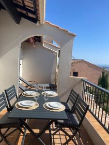 Appartements Bastide T3 - Piscine - Vue Mer - Wifi - 2 SDB - 6 personnes : photos des chambres