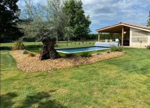 Maisons de vacances Superbe maison en pierre proche Bordeaux &piscine : photos des chambres