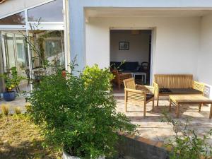 Appartement 3 chambres 6 pers rez de Jardin 5min plage quartier du Phare Location du dimanche au dimanche en juillet et aout