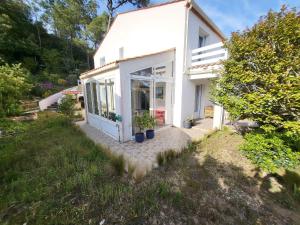 Appartement 3 chambres 6 pers rez de Jardin 5min plage quartier du Phare Location du dimanche au dimanche en juillet et aout