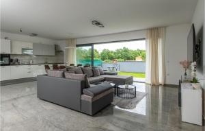 Stunning Home In Labin With Wifi