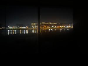 Lakeside retreat - 3 Bedroom, 2 Bathroom house by the lake