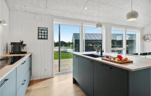 Cozy Home In Grenaa With Kitchen