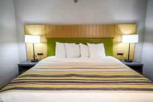 Premium King Studio Suite - Non-Smoking room in Country Inn & Suites by Radisson Greenfield IN