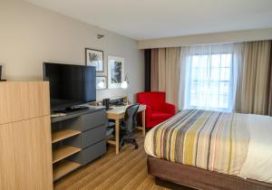 King Room - Non-Smoking room in Country Inn & Suites by Radisson Greenfield IN