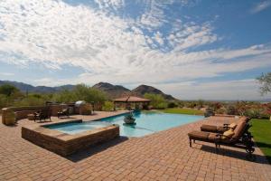 Private Luxury Estate on 5 acres