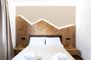 Apartment Koc, Okrug Gornji - with a pool