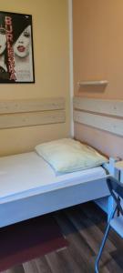 Cinema House Single & Double Rooms & Studio Apartments